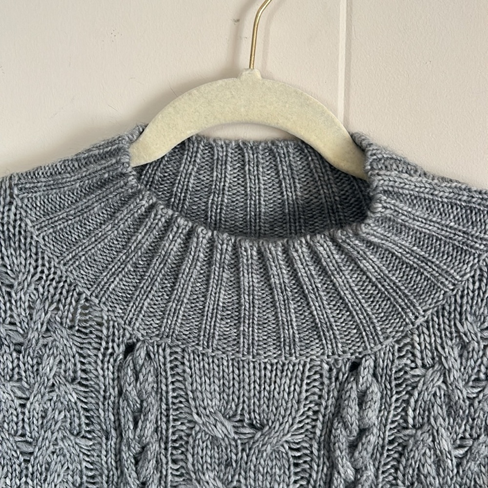Papillon NWT Grey Cable Knit Sweater - Picture 5 of 7